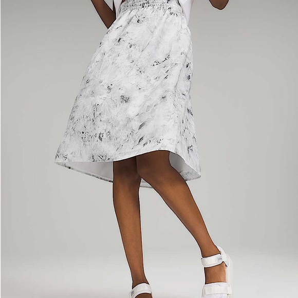 🍋 Lululemon Lightweight Pull-On Super-High Rise Midi Skirt size 14 🍋 - Picture 3 of 9